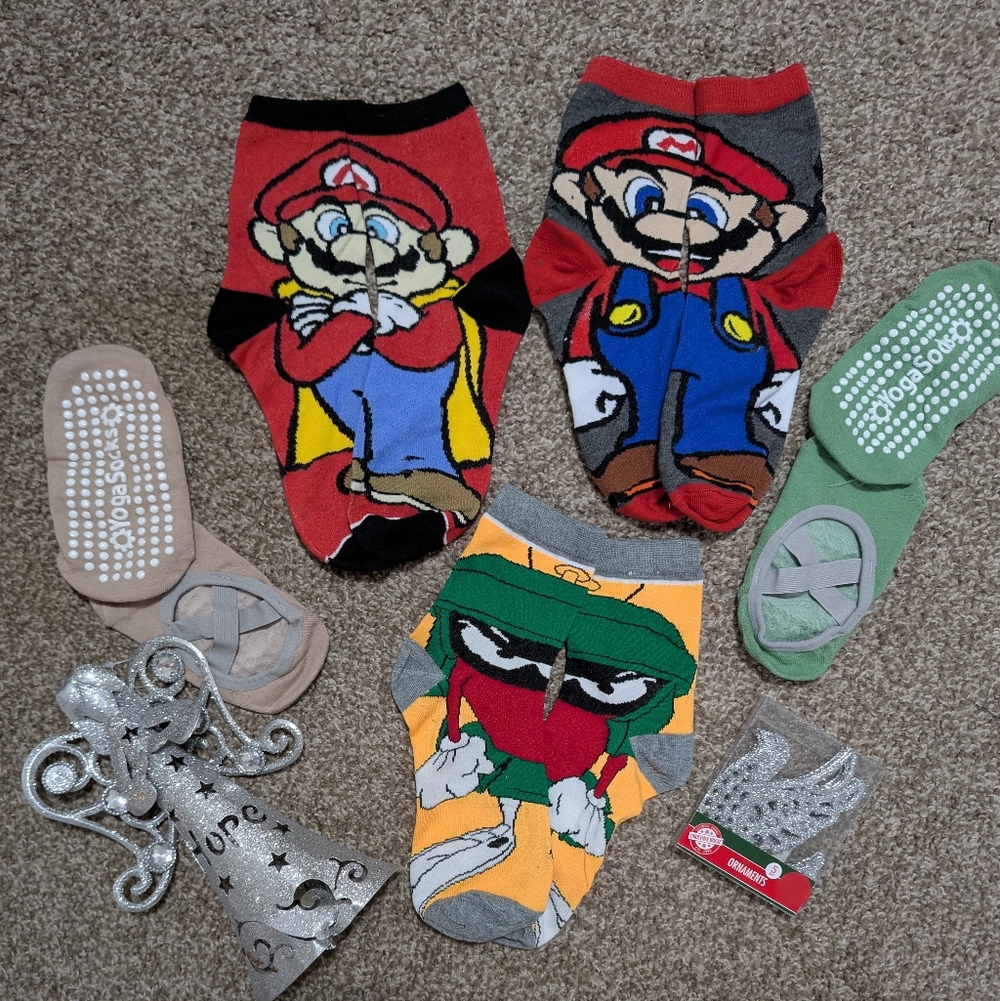 Super Mario Graphic Socks Bundle